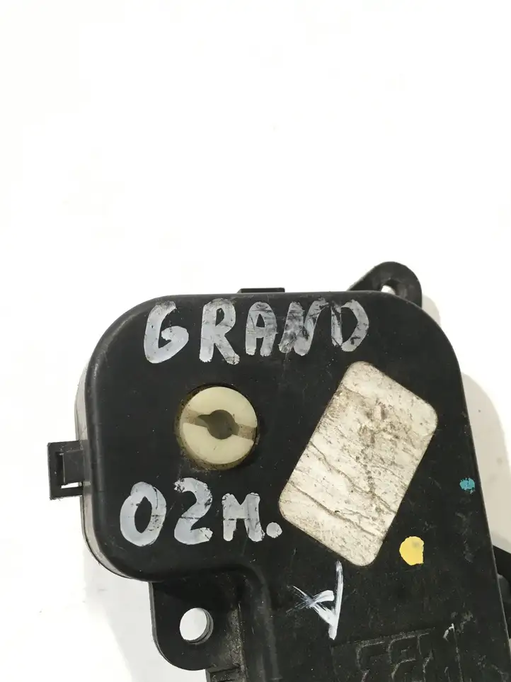 Suzuki Grand Vitara I (1998 - 2005) Двигатель задвижки потока воздуха — фото 4