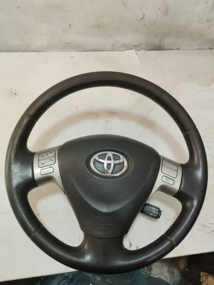 Toyota Auris 150 (2006 - 2012) Прочие детали салона — фото 1