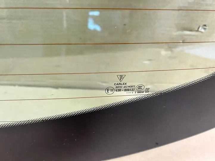 Porsche Taycan 9J1 (2019 - ) 9J1845051AJ Заднее стекло — фото 3