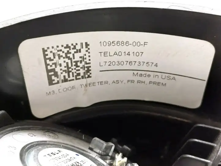 Tesla Model 3 (2017 - 2023) 1095686-00-F Динамики передних дверей — фото 3
