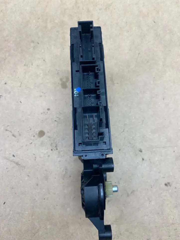 Audi A4 S4 B6 8E 8H (2000 - 2006) 8E0959802A Стеклоподъемник задней двери — фото 3