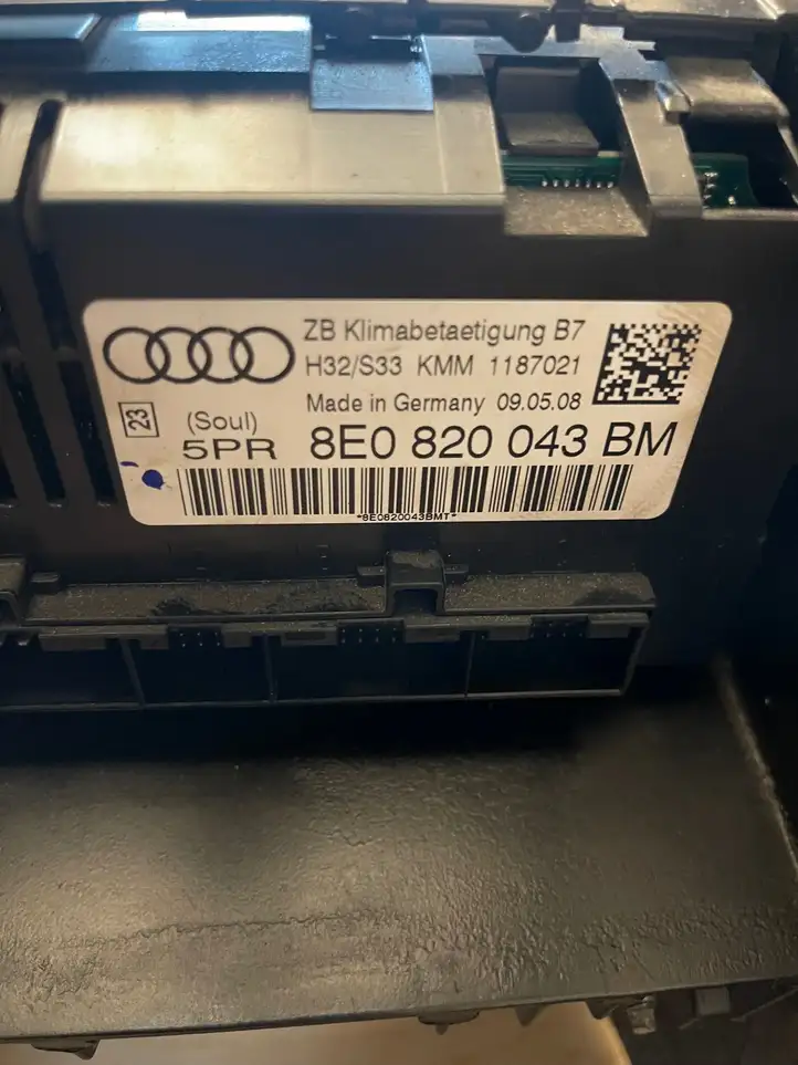 Audi A4 S4 B8 8K (2007 - 2011) 8H0863241D Другая деталь консоли (туннеля) — фото 6