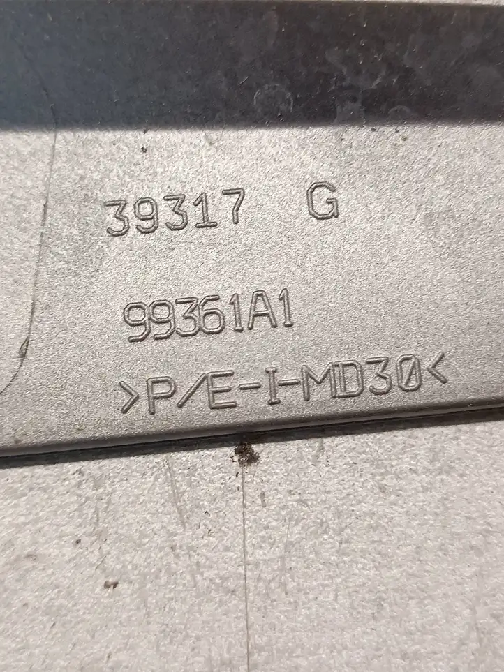 Citroen C4 Grand Picasso (2013 - 2016) 96776509 Облицовка заднего бокового стекла — фото 6