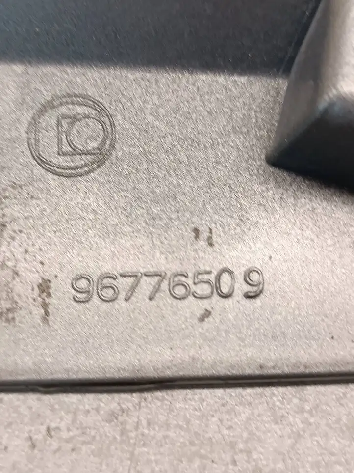 Citroen C4 Grand Picasso (2013 - 2016) 96776509 Облицовка заднего бокового стекла — фото 9
