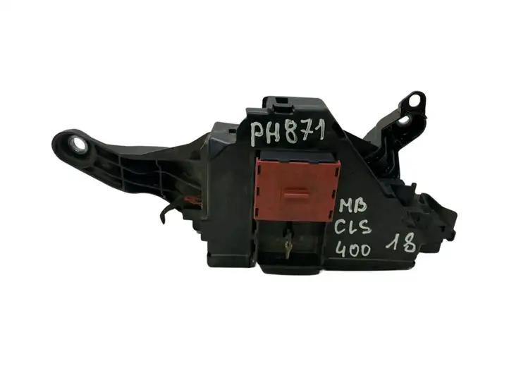 Mercedes-Benz CLS w257 (2018 - ) A2135403639 Клеммный узел плюсовых проводов — фото 1