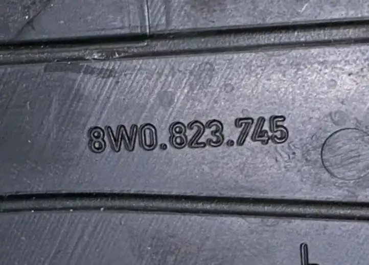 Audi A4 S4 B9 (2015 - 2019) 8W0823745 Прочие детали моторного отсека — фото 5