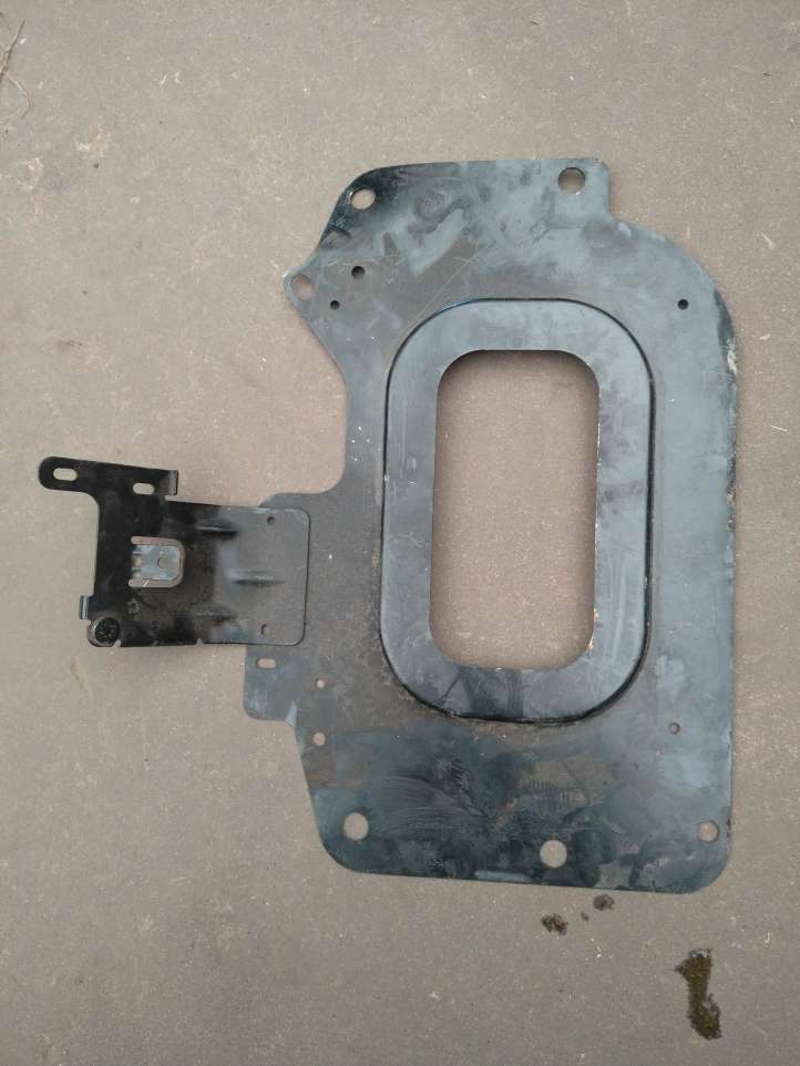 241372346R Renault Zoe Kita variklio skyriaus detalė