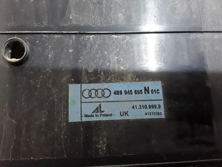 Audi A6 Allroad C5 (2000 - 2006) 4B9945695 Подсветка номера — фото 4