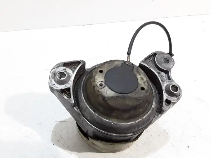 Mercedes-Benz C W205 (2014 - 2021) Опора двигателя — фото 3