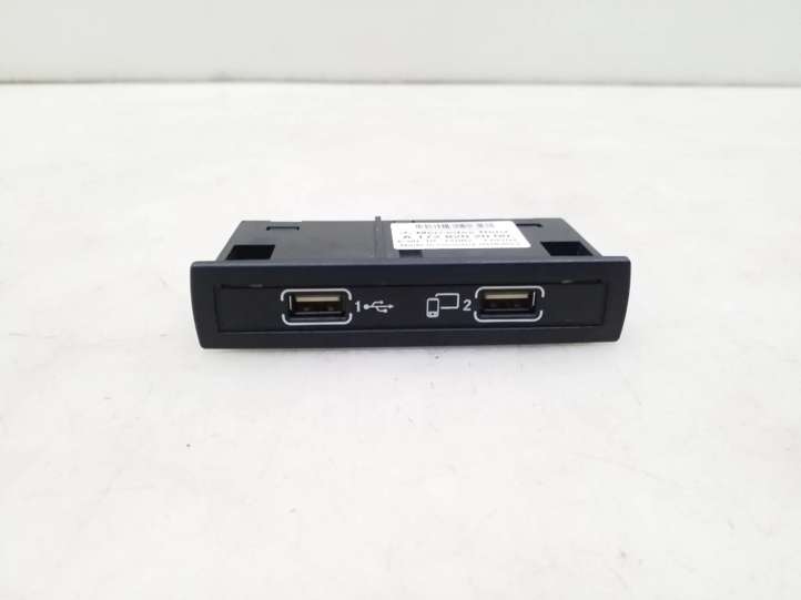 A1728202000 Mercedes-Benz GLE (W166 - C292) USB jungtis