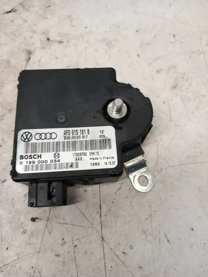 Audi A6 S6 C6 4F (2004 - 2008) 4F0915181B Блок управления аккумулятором — фото 1