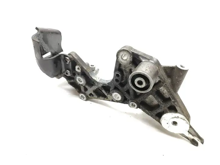 Audi A4 S4 B8 8K (2007 - 2011) 059130147P Кронштейн топливного насоса — фото 2