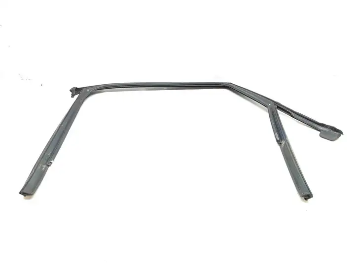 Audi A4 S4 B8 8K (2007 - 2011) 8K9839439 Уплотнитель стекла задней двери — фото 1