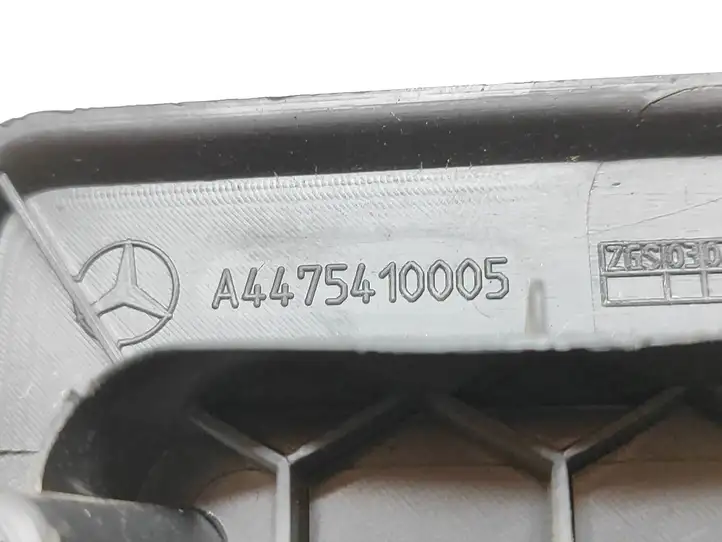 Mercedes-Benz Vito W447 (2014 - ) A4475410005 Крышка ящика аккумулятора — фото 3