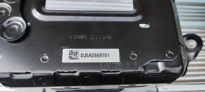 BMW 4 G22 G23 G24 G26 (2020 - ) 8780790 Кронштейн аккумулятора гибридного автомобиля — фото 2
