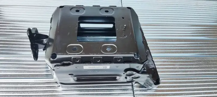 BMW 4 G22 G23 G24 G26 (2020 - ) 8780790 Кронштейн аккумулятора гибридного автомобиля — фото 3