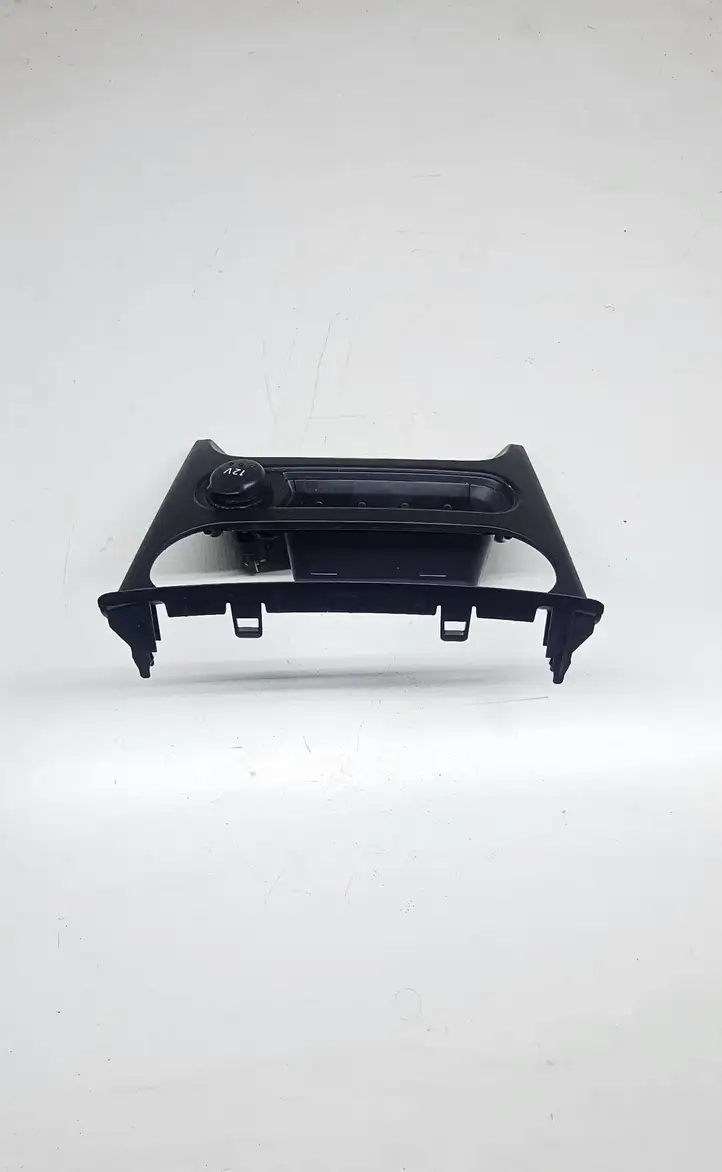 Nissan Qashqai (2006 - 2010) P10450A77500 Накладка прикуривателя — фото 4