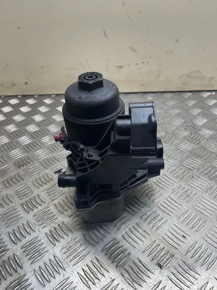 Volkswagen Jetta VI (2011 - 2018) 03N117021 Кронштейн масляного фильтра — фото 2