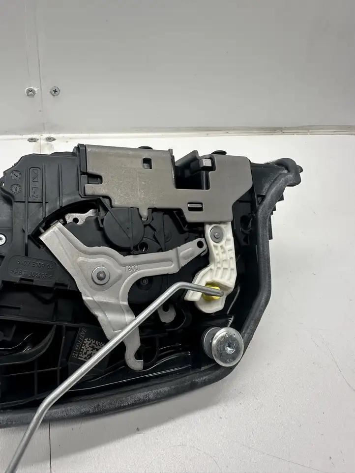 BMW X5 G05 (2018 - ) 51217477709 Замок ручки двери — фото 6