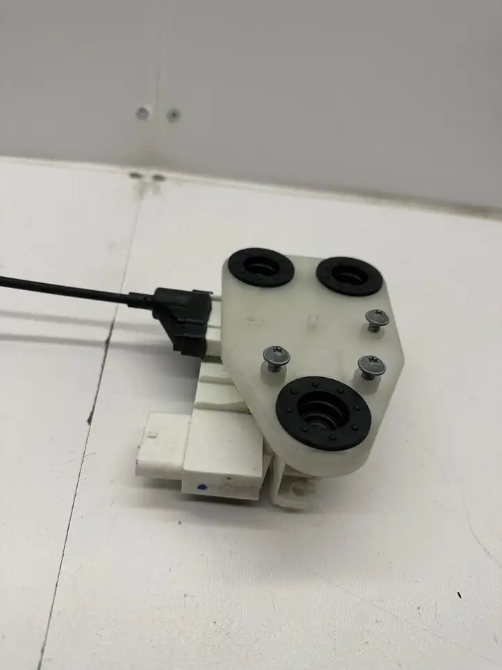 BMW X5 G05 (2018 - ) 747712 Замок задней двери — фото 1