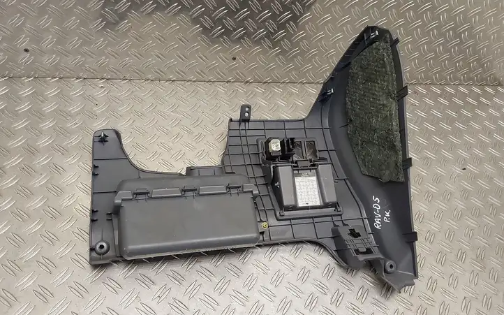 Toyota RAV 4 (XA20) (2000 - 2005) 5543242901 Боковая отделка панели приборов — фото 4