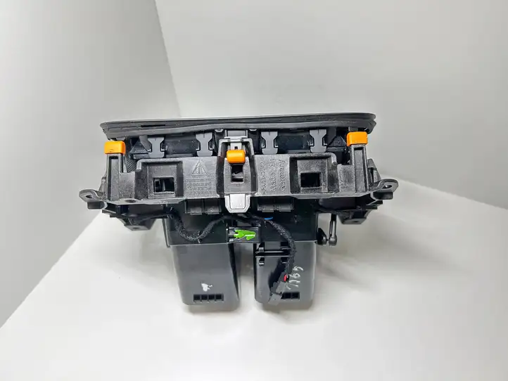 Porsche Taycan 9J1 (2019 - ) 9J1819202A Задний воздушный дефлектор — фото 3