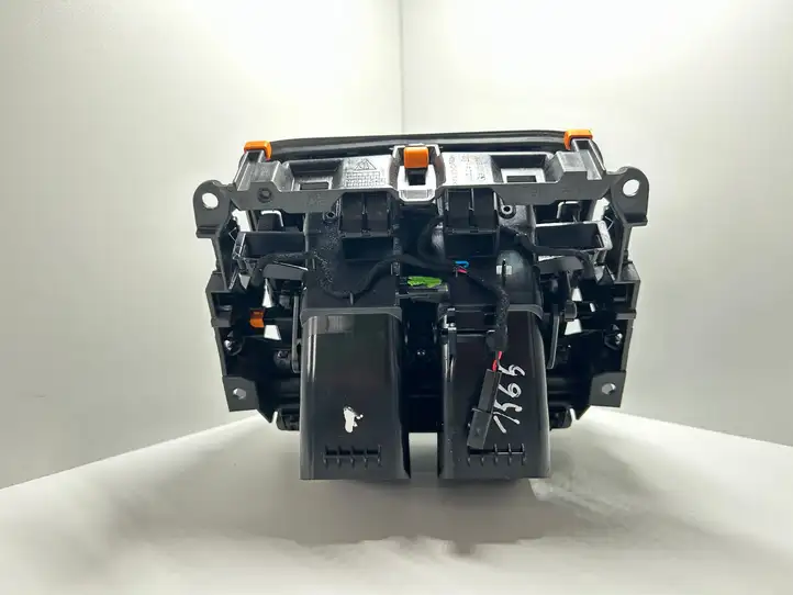 Porsche Taycan 9J1 (2019 - ) 9J1819202A Задний воздушный дефлектор — фото 5