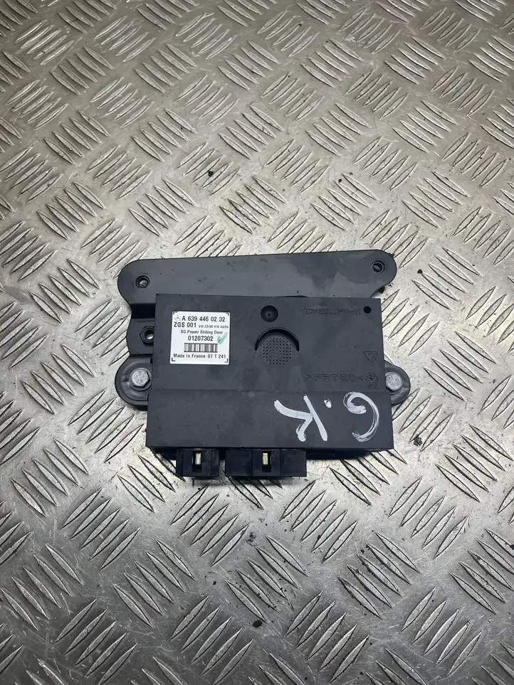 Mercedes-Benz Vito Viano W639 (2003 - 2010) A6394460232 Блок управления раздвижными дверями (ECU) — фото 1