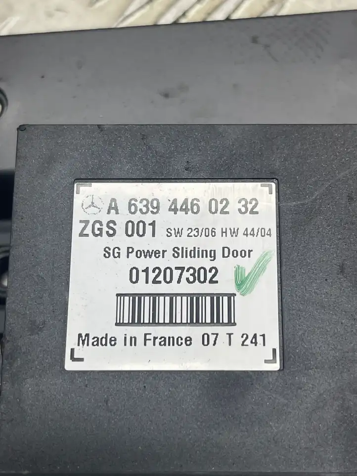 Mercedes-Benz Vito Viano W639 (2003 - 2010) A6394460232 Блок управления раздвижными дверями (ECU) — фото 6