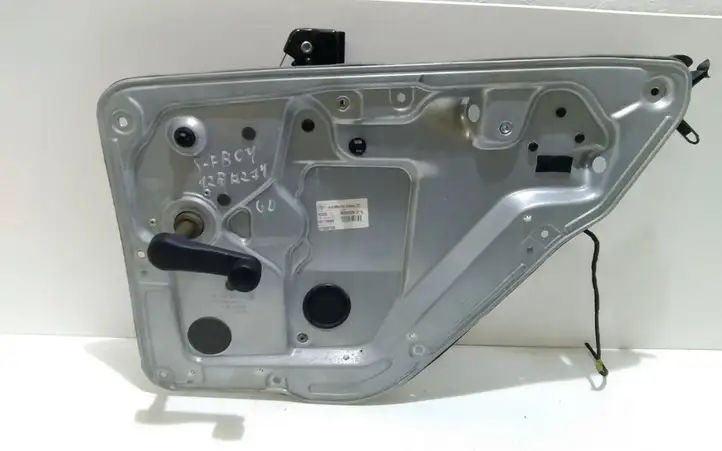 Skoda Fabia Mk1 (6Y) (1999 - 2007) 6Y0839752B Механический стеклоподъемник задней двери — фото 1