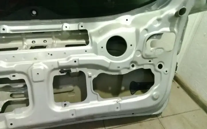 Hyundai Santa Fe (2005 - 2009) Крышка багажника — фото 6