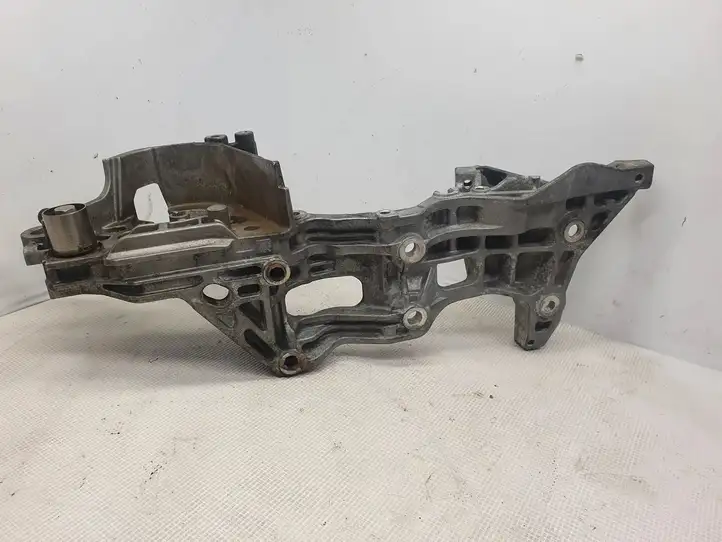 Audi A3/S3 8V (2012 - 2016) 04L903143D Кронштейн генератора — фото 2