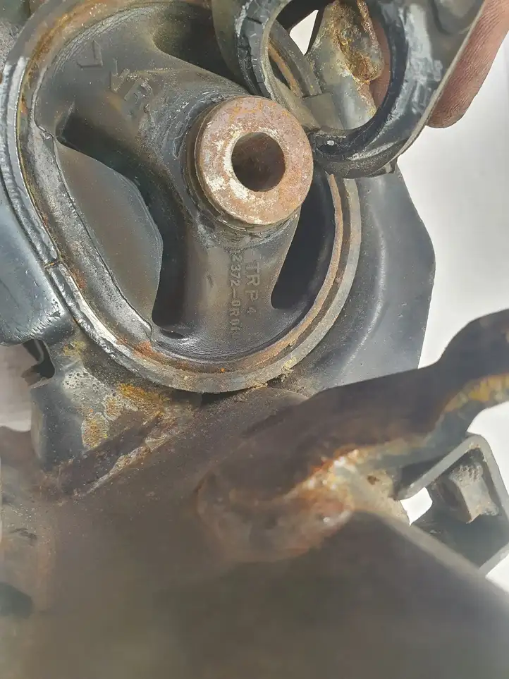 Toyota Avensis T250 (2006 - 2009) 123720R010 Опора двигателя — фото 3