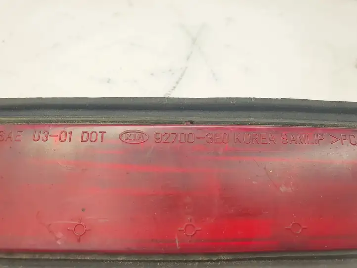 Kia Sorento (2002 - 2006) 927003E0 Дополнительный стоп фонарь — фото 2