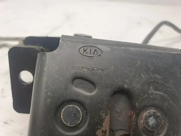 Kia Sorento (2002 - 2006) 812303E000 Замок крышки багажника — фото 5