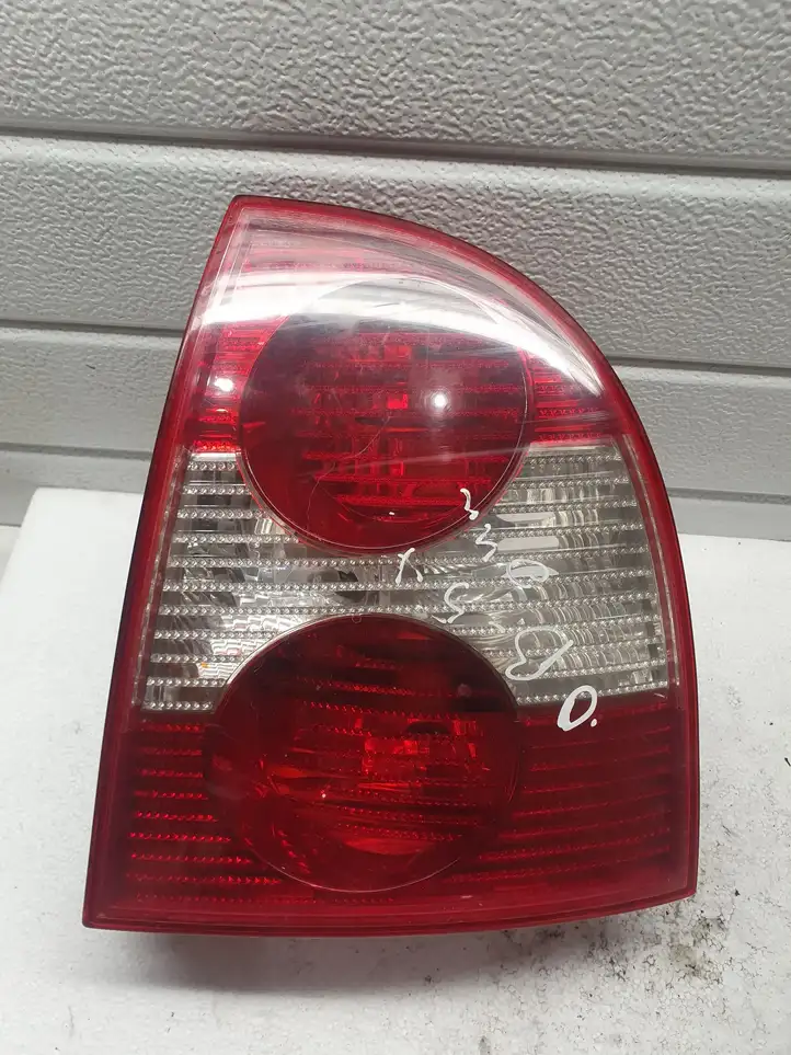 Volkswagen PASSAT B5.5 (2001 - 2005) 3B5945096AE Задний фонарь в кузове — фото 1