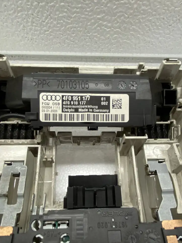 Audi A6 S6 C6 4F (2004 - 2008) 70103105 Передняя подсветка — фото 4