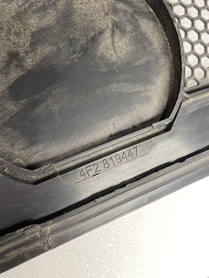 Audi A6 S6 C6 4F (2004 - 2008) 4F2819447 Накладка стоек лобового стекла — фото 4