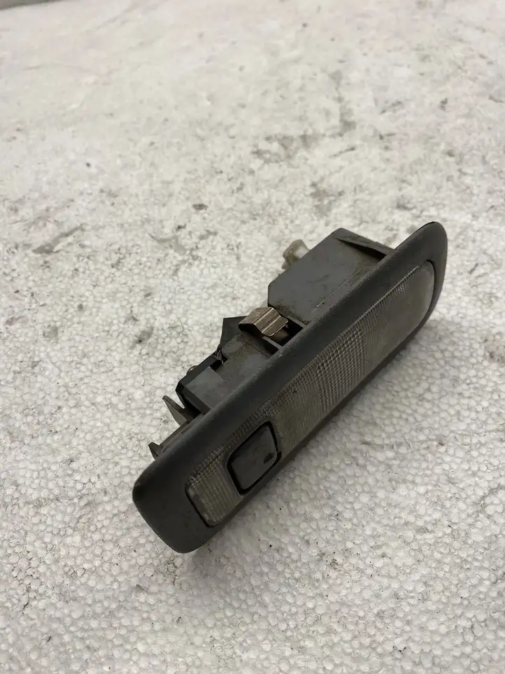 Toyota Avensis Verso (2004 - 2009) 11186 Передняя подсветка — фото 2