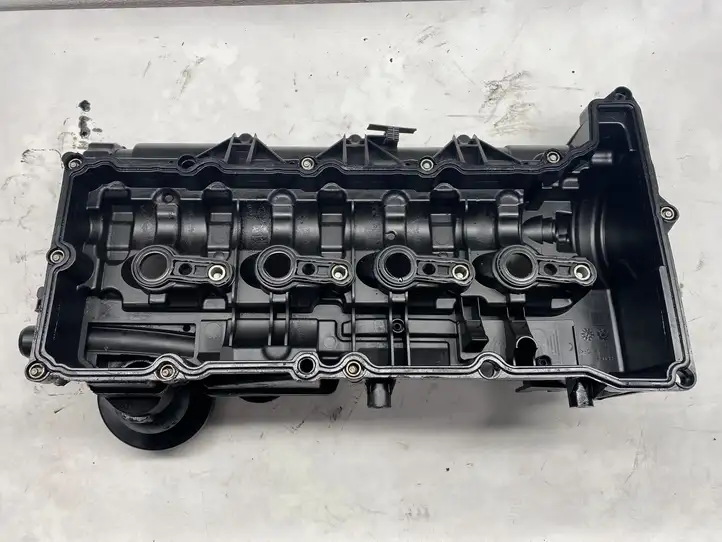 BMW 3 E90 E91 (2005 - 2012) 7810584 Крышка головки блока цилиндров — фото 3