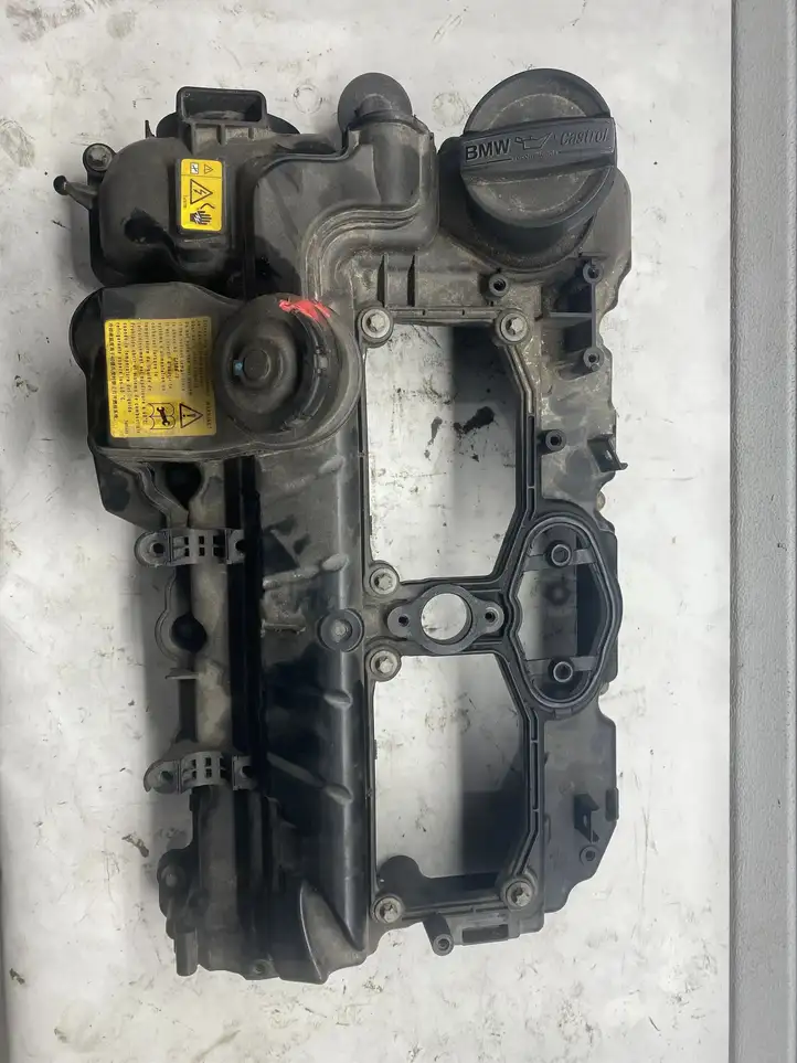 BMW 3 F30 F35 F31 (2012 - 2018) 7588412 Крышка головки блока цилиндров — фото 1