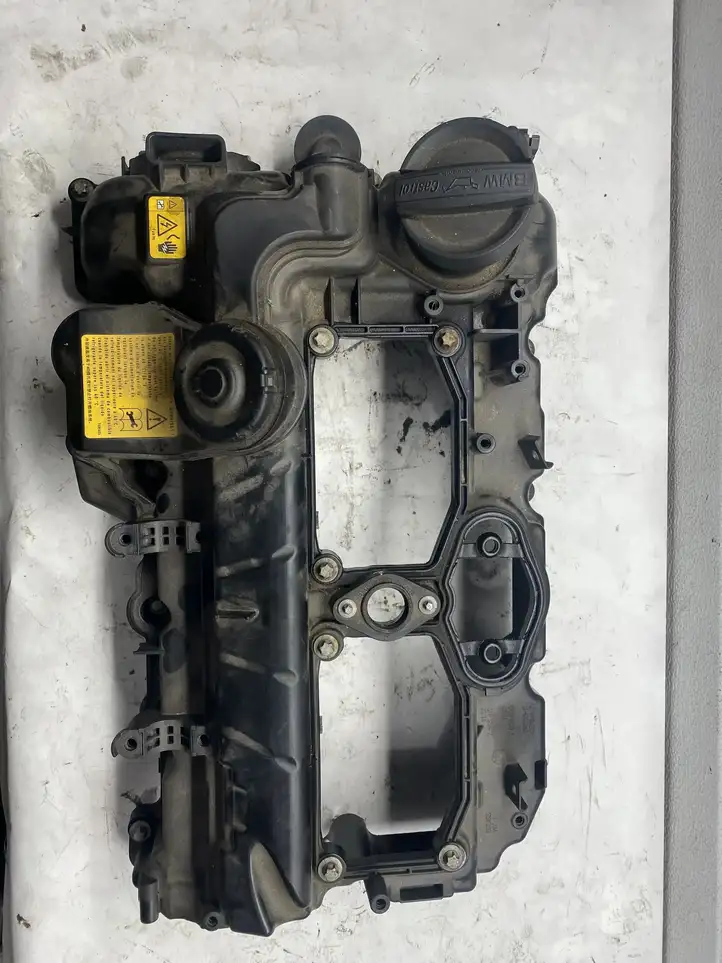 BMW 3 F30 F35 F31 (2012 - 2018) 7588412 Крышка головки блока цилиндров — фото 1