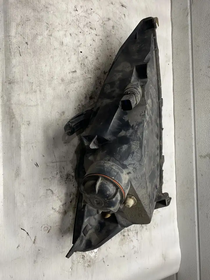 Ford Focus (2011 - 2015) XS4X0457A Передняя фара — фото 2