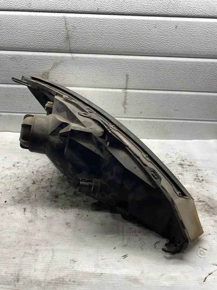 Ford Focus (2011 - 2015) XS4X0457A Передняя фара — фото 3