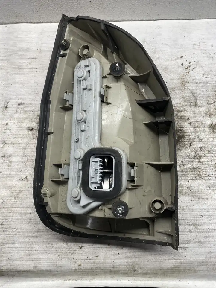 Opel Zafira A (1999 - 2003) 0301048301 Задний фонарь в кузове — фото 2