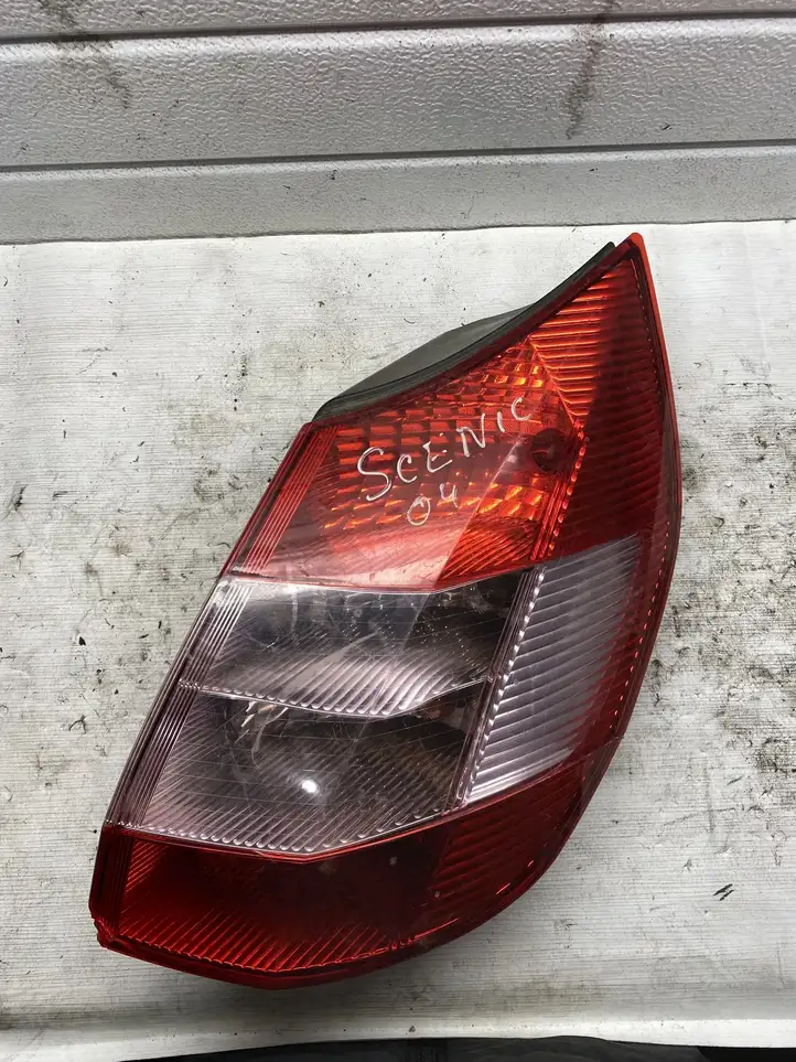 Renault Scenic II - Grand scenic II (2003 - 2006) 15911600 Задний фонарь в кузове — фото 1