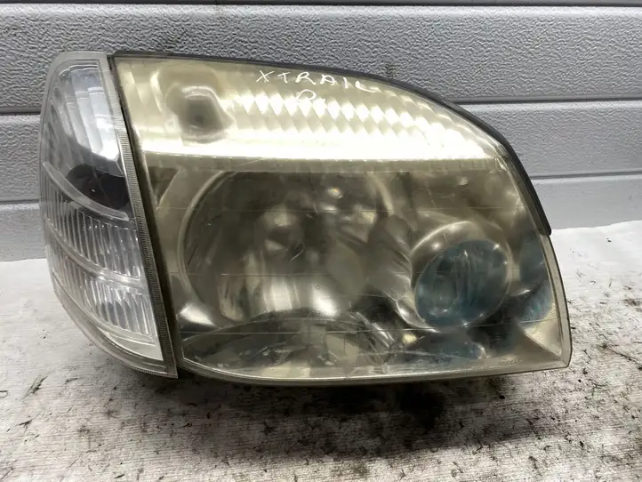 Nissan X-Trail T30 (2001 - 2007) 1669 Передняя фара — фото 1