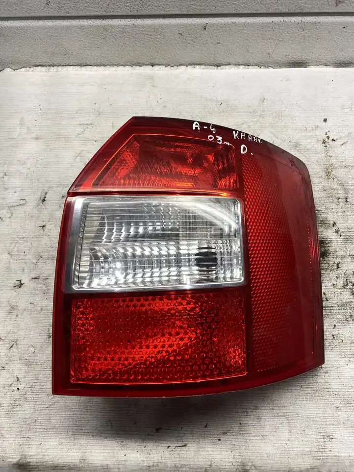 Audi A4 S4 B6 8E 8H (2000 - 2006) 283702 Задний фонарь в кузове — фото 1