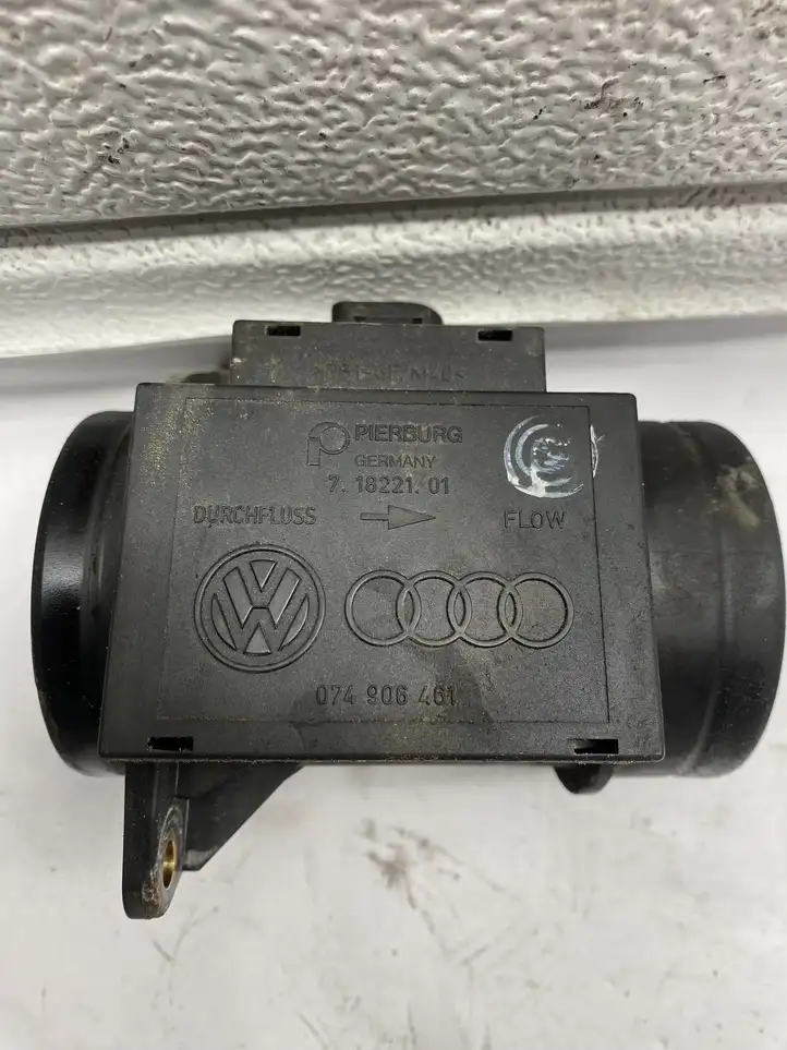 Volkswagen PASSAT B5 (1997 - 2000) 074906461 Датчик массового расхода воздуха — фото 3