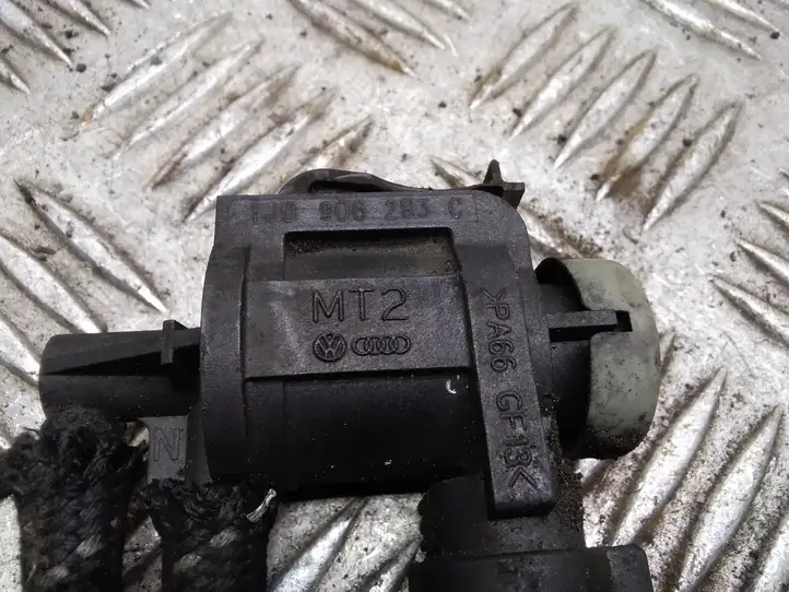 Skoda Octavia Mk2 (1Z) (2004 - 2013) 1J0906283C Вакуумный клапан — фото 2